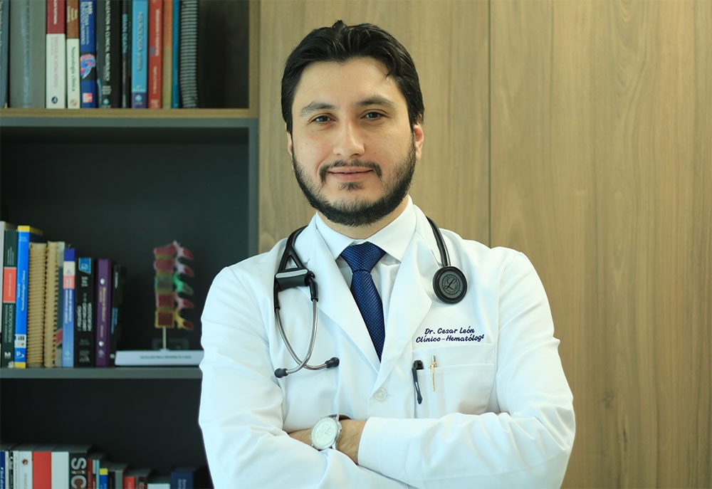 Dr. Cesar León Hematólogo Guayaquil
